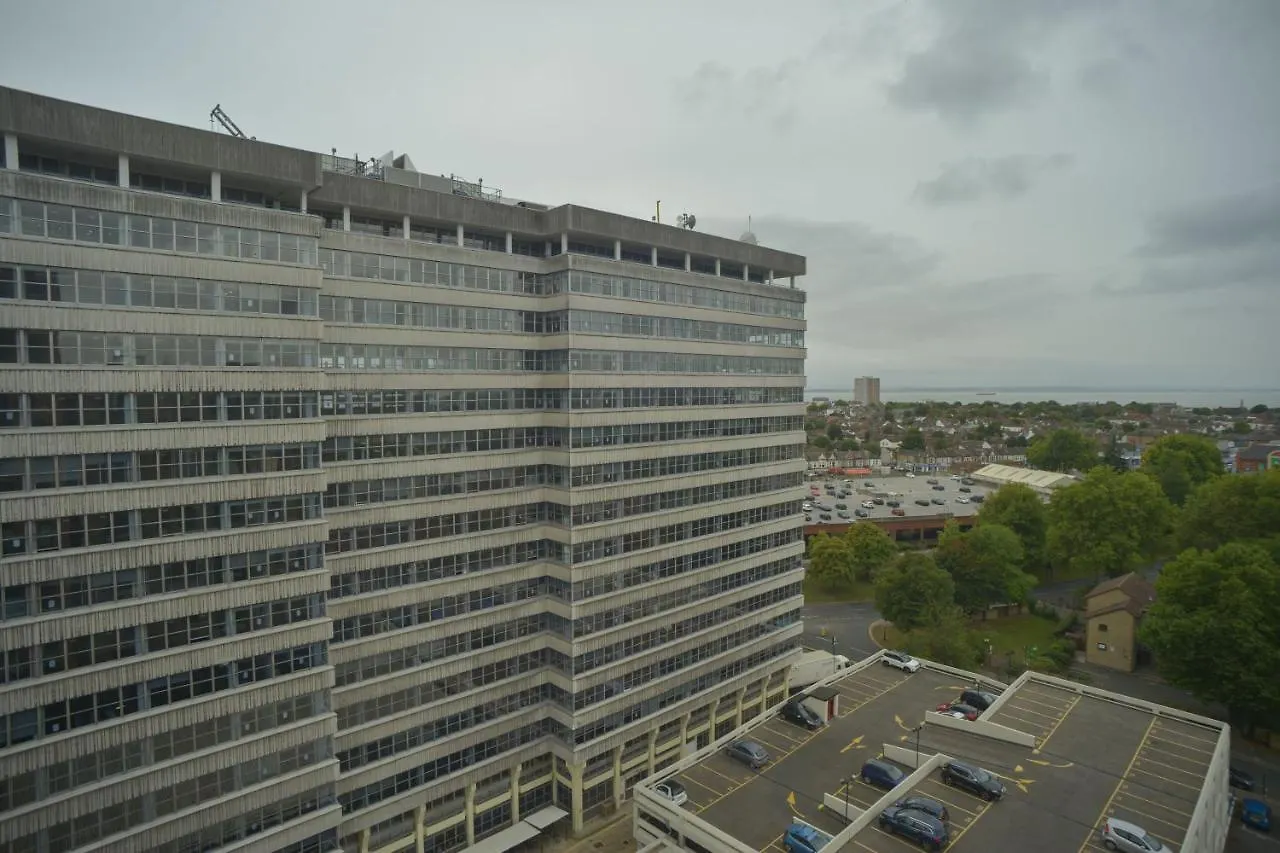 Modern, 2-Bedroom Central Southend Flat,9Th Floor Apartment Southend-on-Sea