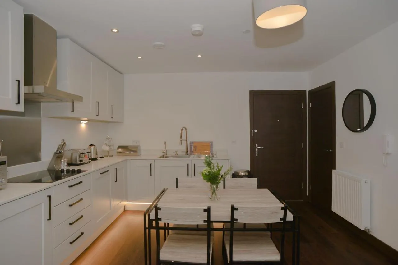 Modern, 2-Bedroom Central Southend Flat,9Th Floor 0*, Southend-on-Sea